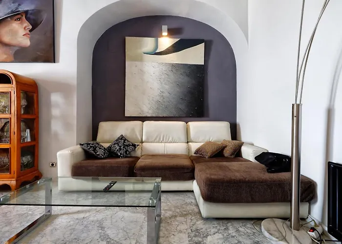 Casa La Tercia, En Pleno Casco Historico *